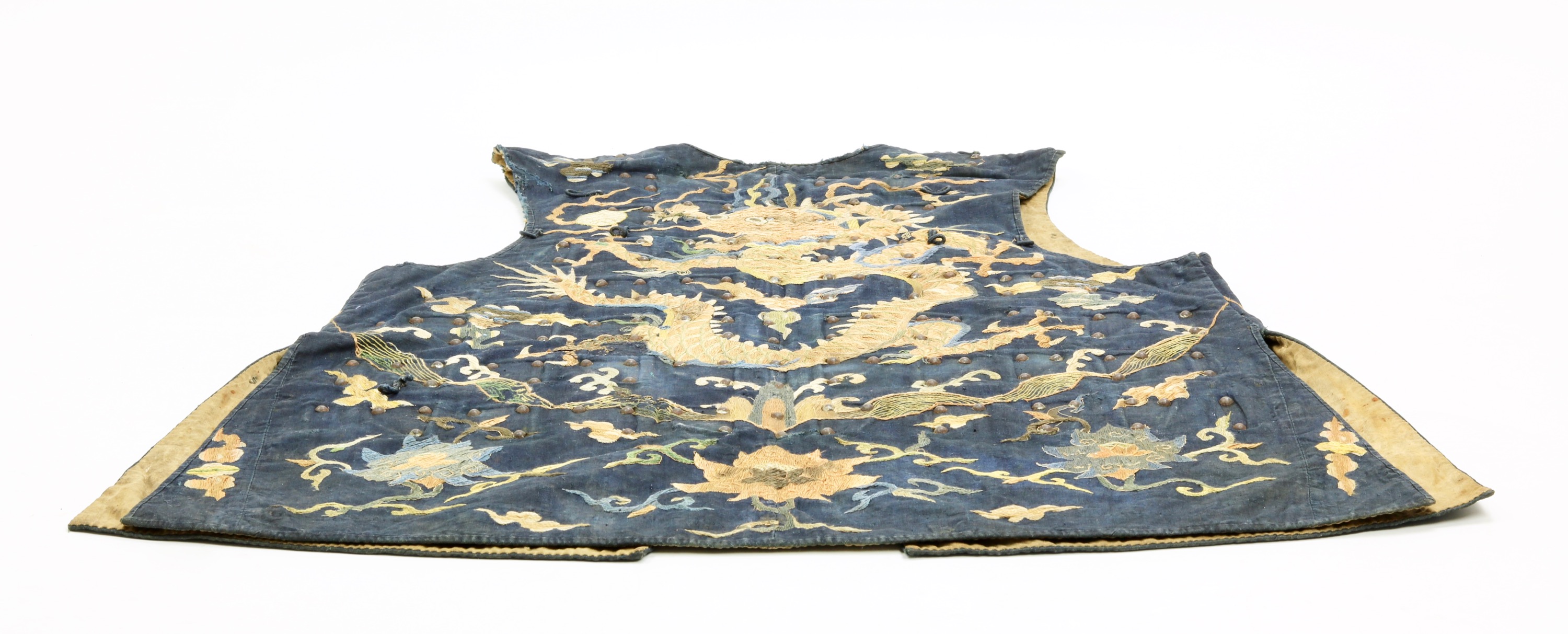 An early armored dingjia vest of the Ming-Qing transition period