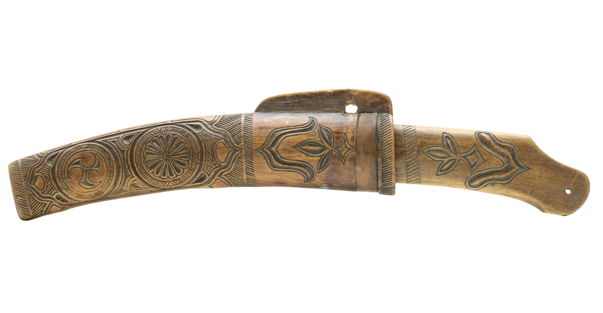 Finely carved makiri dagger