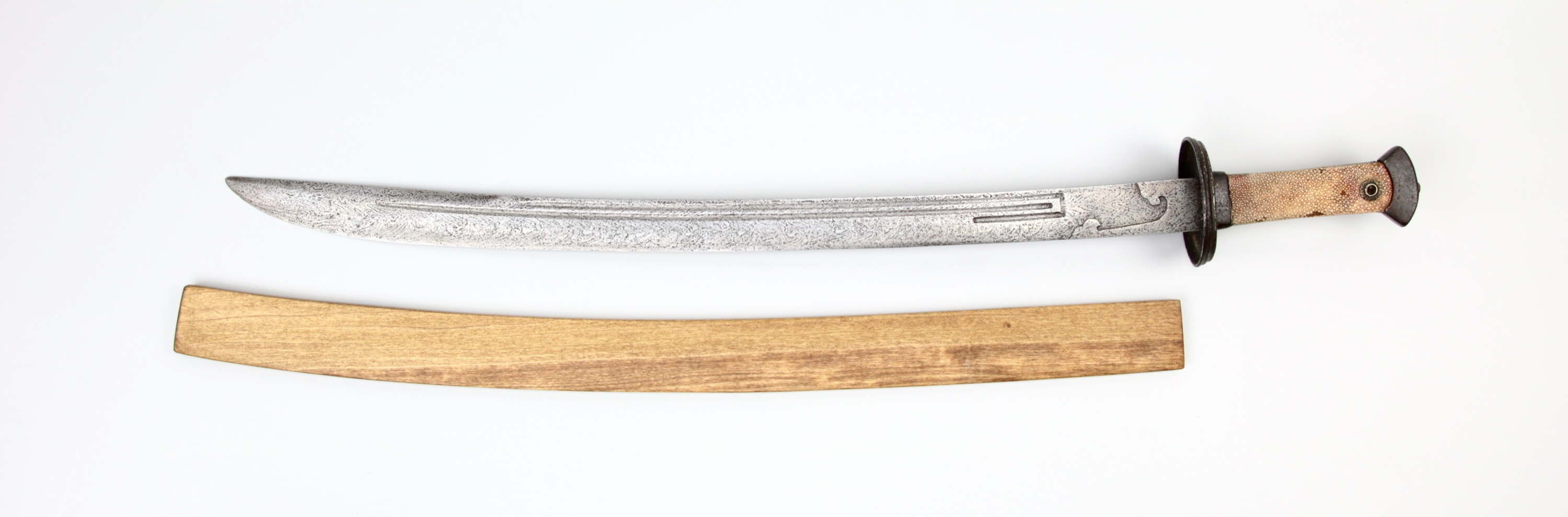 Ray-skin covered hilt and wooden scabbard