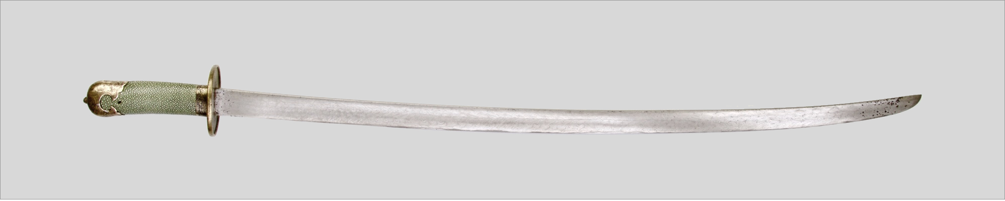 Antique Chinese saber with huawengang blade