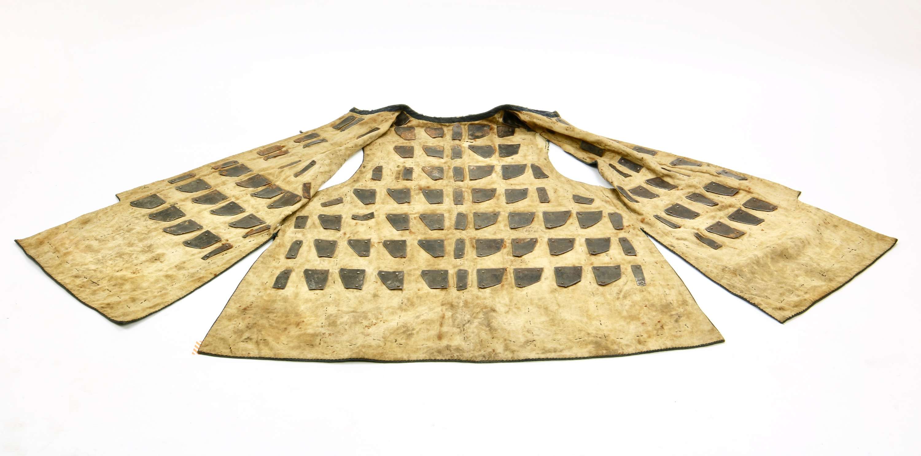 An early armored dingjia vest of the Ming-Qing transition period
