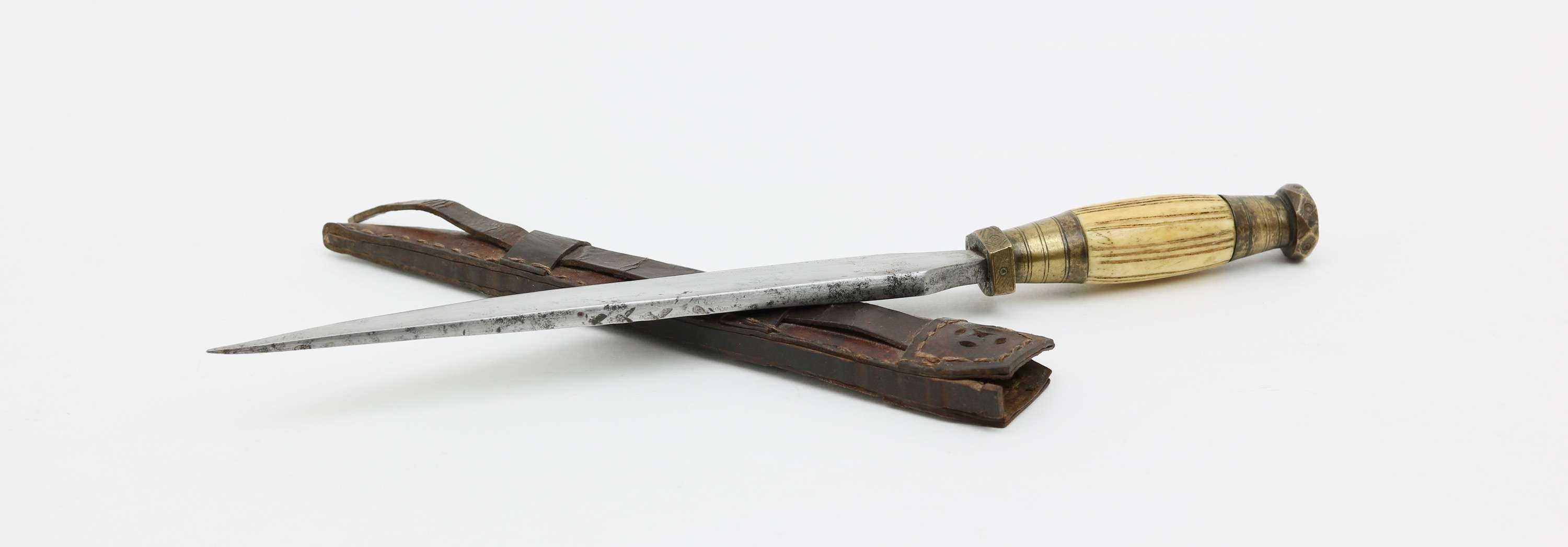 Indo-Chinese fighting dagger