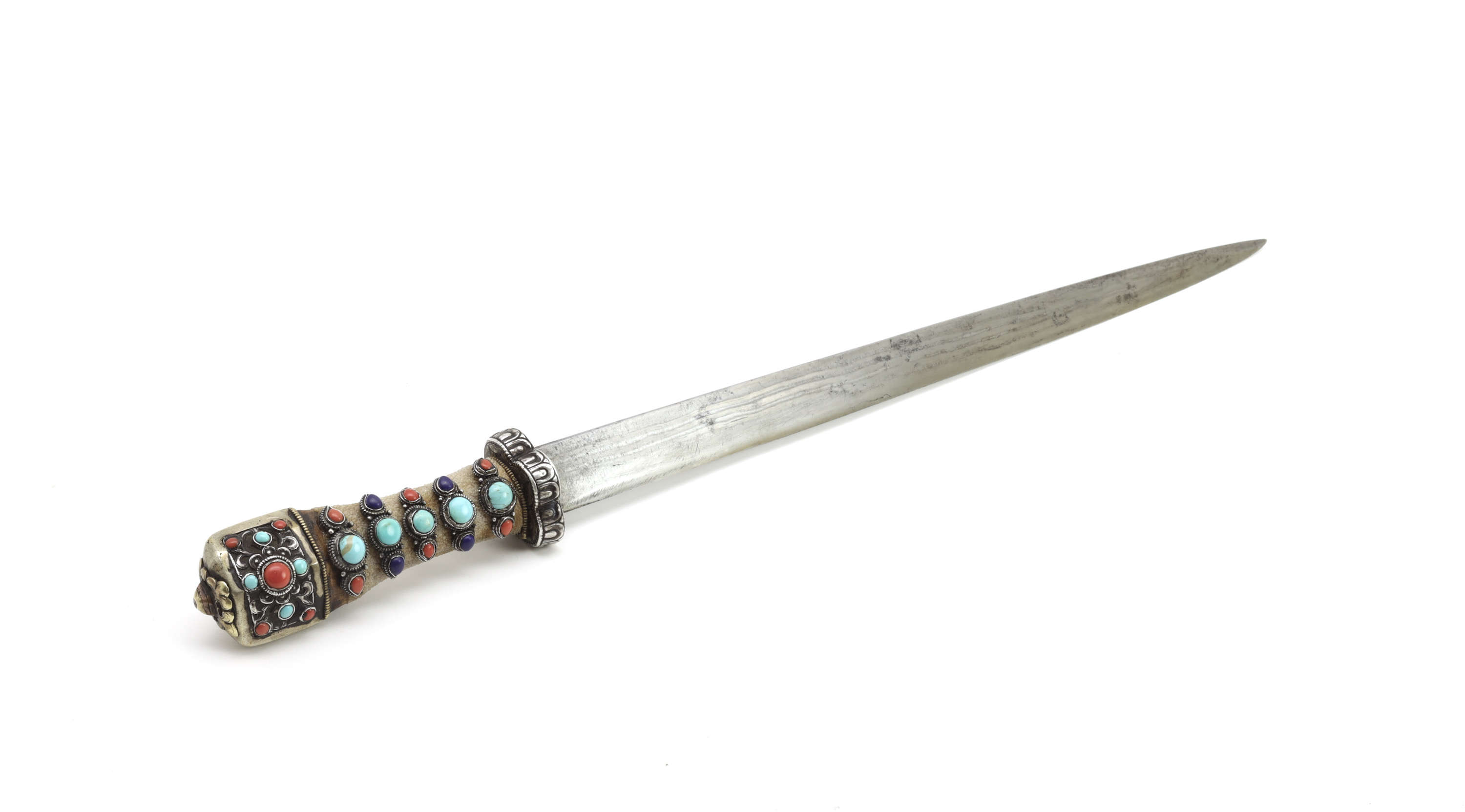 Kham gem studded dagger also known as Jinchuan fan jian