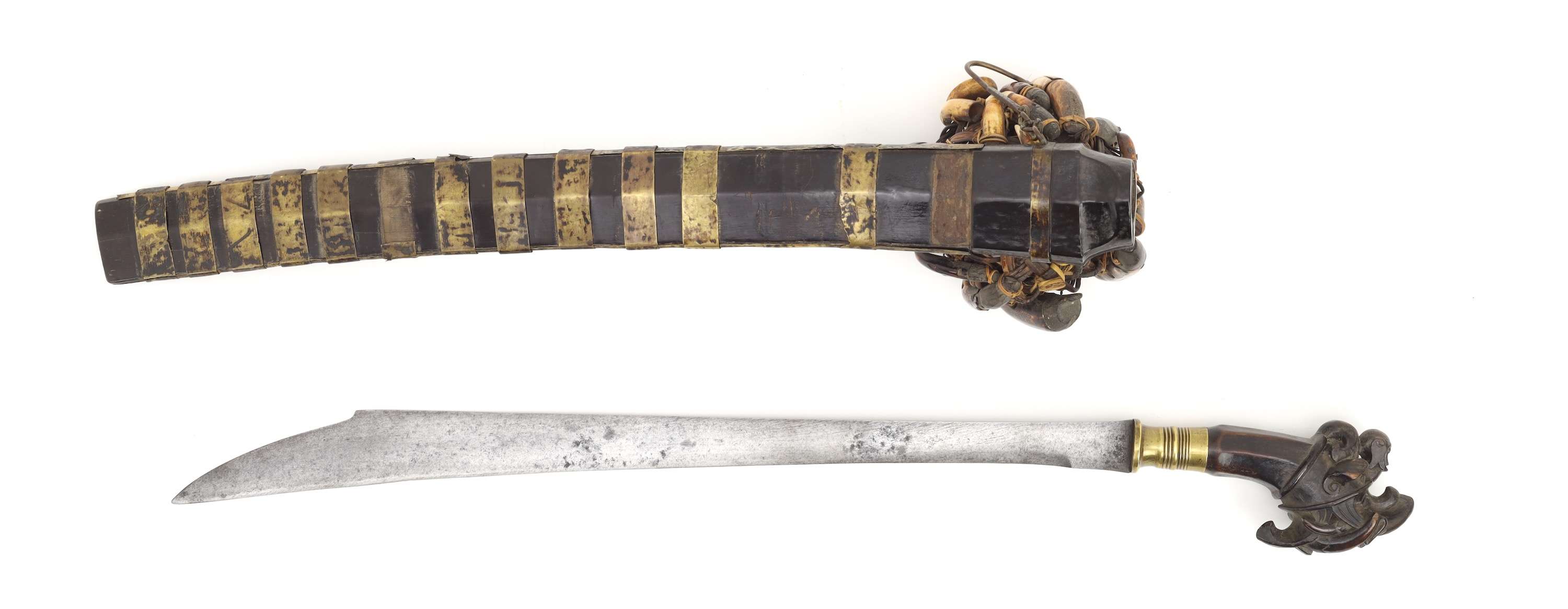Fine and complete Nias sword called belatu