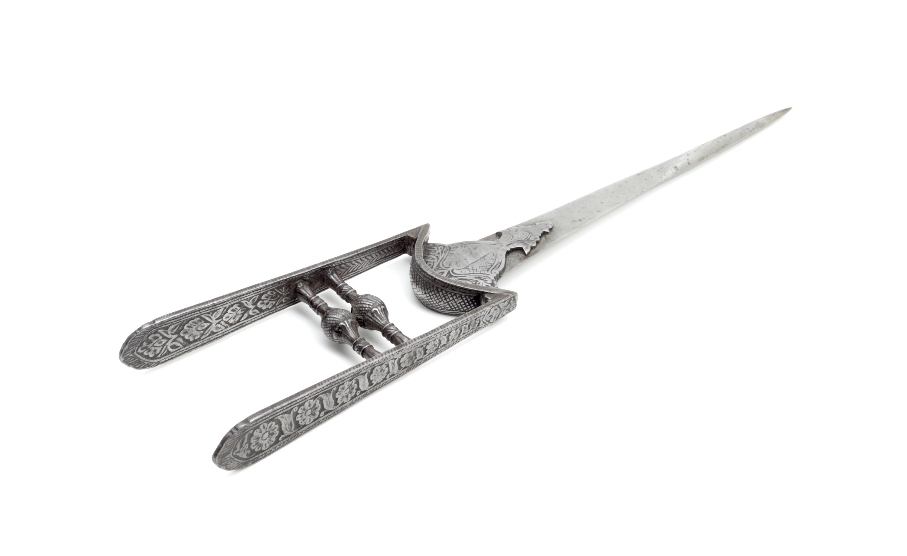 Southern katar with piercing blade