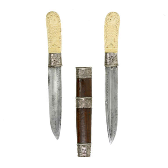 Burmese double knives